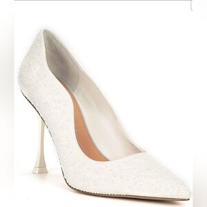 Gianni Bini Bridal Collection Thea Three Pearl Scalloped Pointed Toe Pumps Sz 7